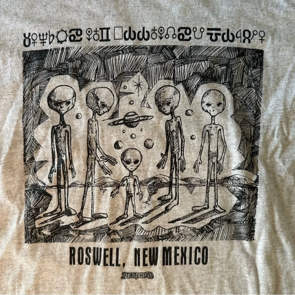 Roswell New Mexico Alien Graphic Tee - Picture 4 of 7